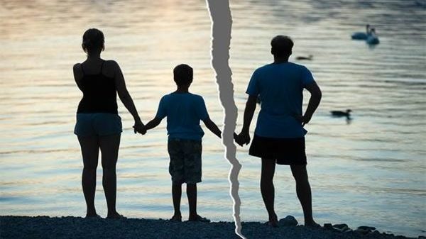 С кем остаются дети при разводе родителей: законы РФ и судебная практика